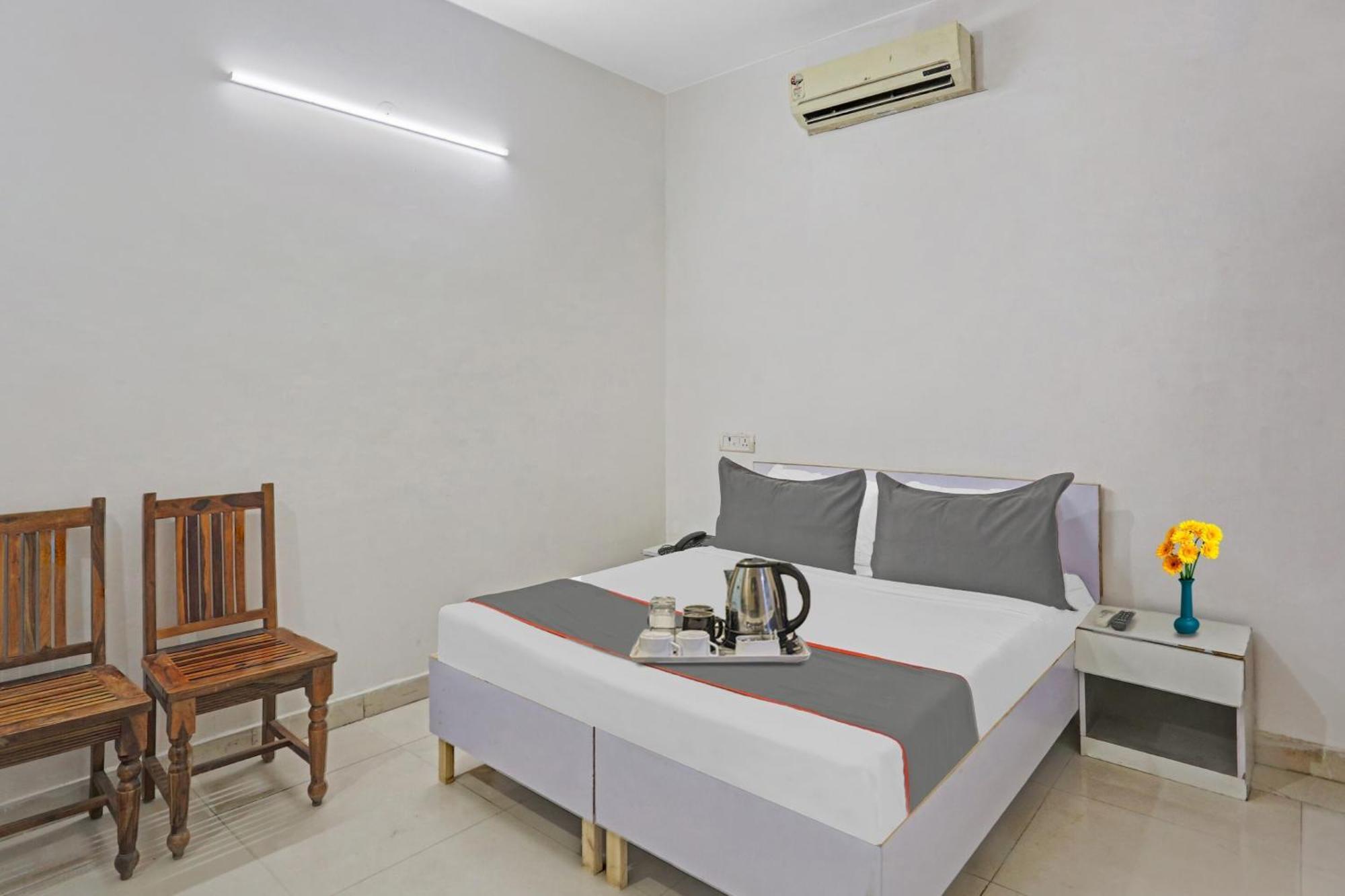 Hotel O Imperial Residency Near Dashrath Puri Metro Station Нью-Дели Экстерьер фото