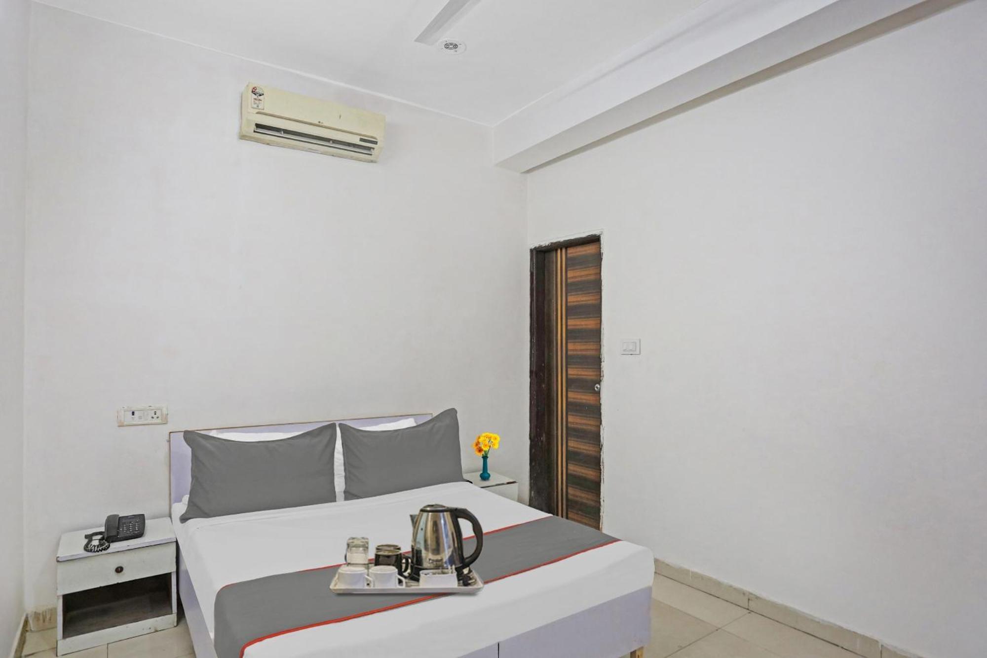 Hotel O Imperial Residency Near Dashrath Puri Metro Station Нью-Дели Экстерьер фото