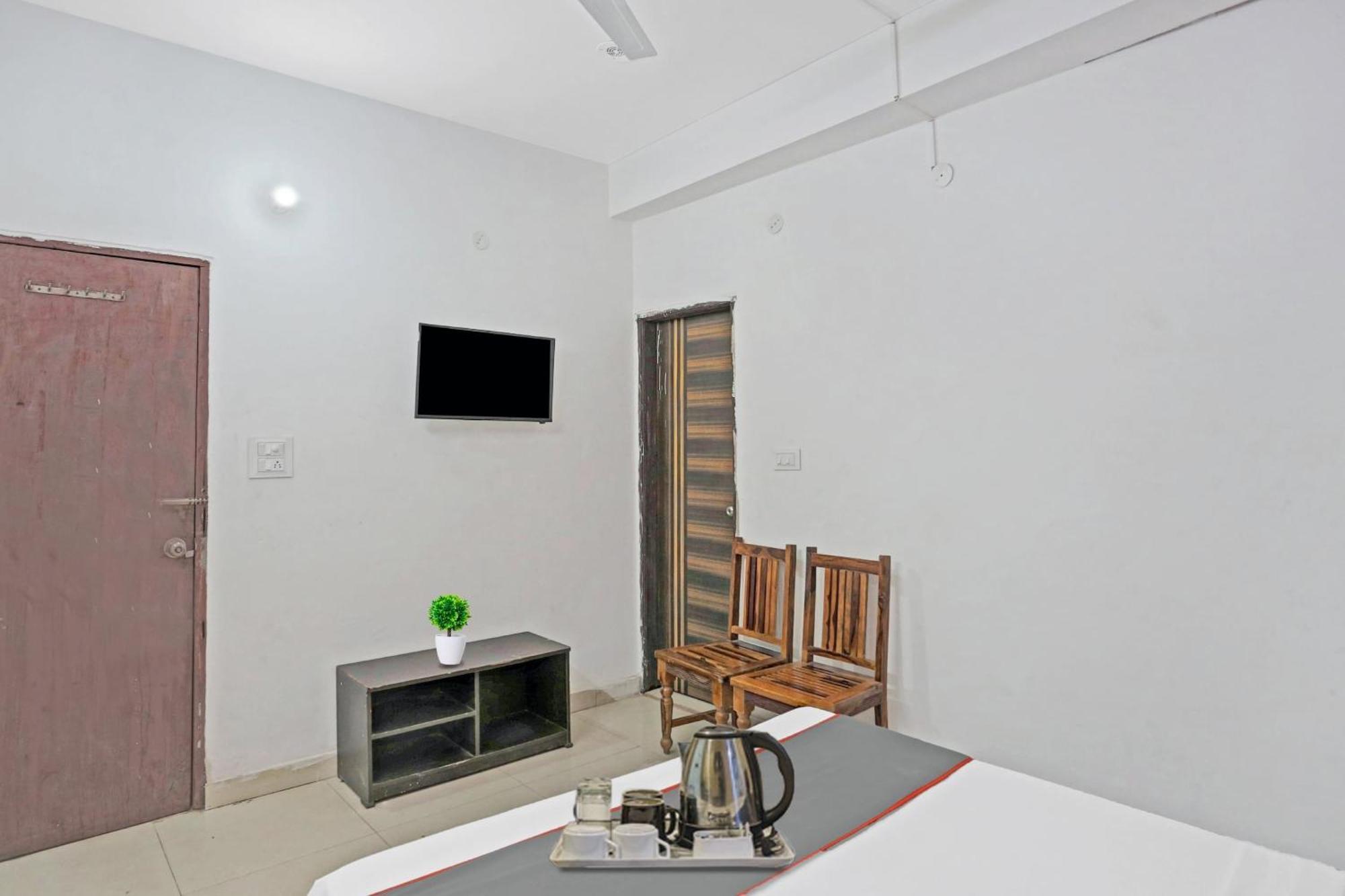 Hotel O Imperial Residency Near Dashrath Puri Metro Station Нью-Дели Экстерьер фото